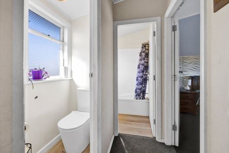 Photo of property in 10 Cook Street, Marfell, New Plymouth, 4310