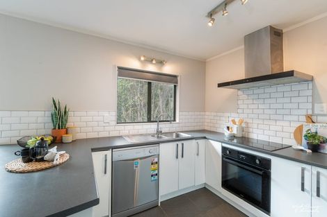 Photo of property in 2/126 Tirohanga Road, Tirohanga, Lower Hutt, 5010