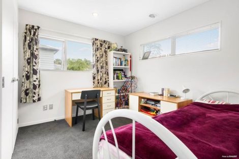 Photo of property in 140r Hepburn Road, Glendene, Auckland, 0602