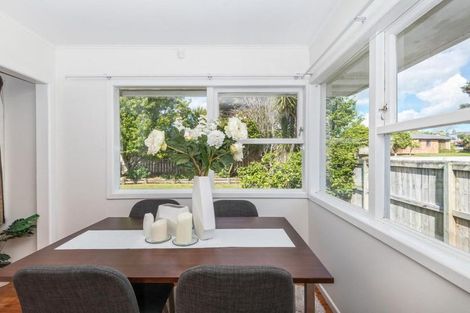Photo of property in 6 Gill Avenue, Te Atatu Peninsula, Auckland, 0610