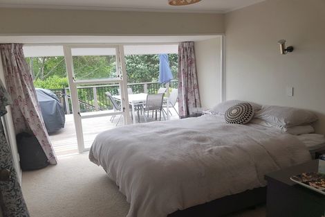 Photo of property in 8 Peter Terrace, Castor Bay, Auckland, 0620
