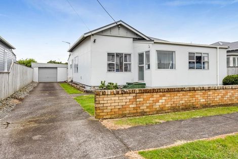 Photo of property in 8 George Street, Hawera, 4610