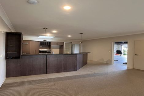 Photo of property in 8 Terrasini Drive, Flat Bush, Auckland, 2019