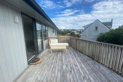 Photo of property in 115 Queens Road, Waikanae Beach, Waikanae, 5036
