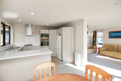 Photo of property in 6 Archer Court, Hamilton East, Hamilton, 3216