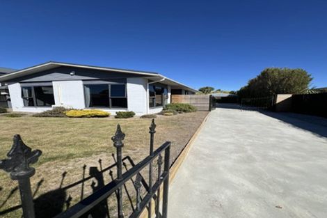 Photo of property in 135 Queenspark Drive, Parklands, Christchurch, 8083