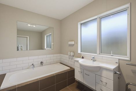 Photo of property in 10 Tamihana Street, Otaki, 5512
