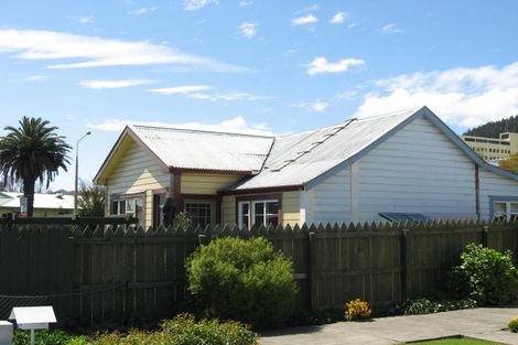 Photo of property in 77 Tipahi Street, Nelson South, Nelson, 7010