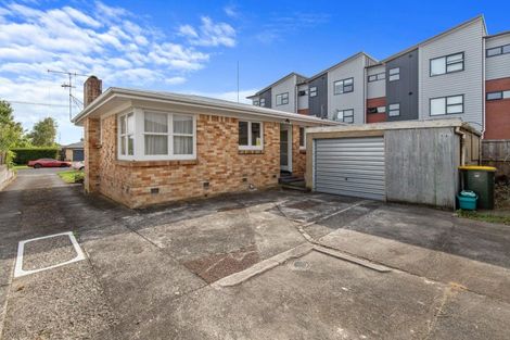 Photo of property in 160 Old Farm Road, Hamilton East, Hamilton, 3216