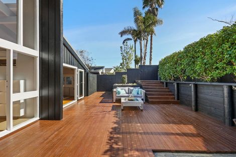 Photo of property in 11 Micawber Place, Mellons Bay, Auckland, 2014