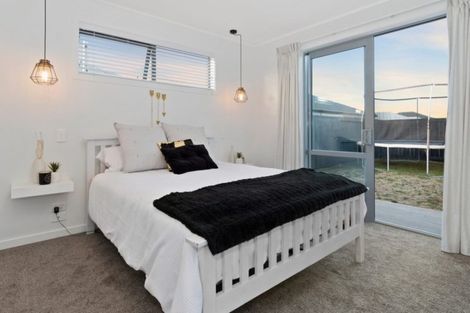 Photo of property in 18 Oka Street, Papamoa Beach, Papamoa, 3118