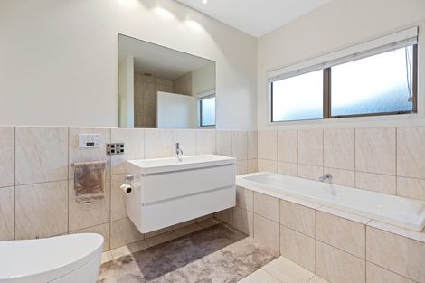 Photo of property in 164b Oceanbeach Road, Mount Maunganui, 3116