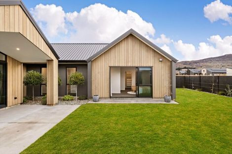 Photo of property in 19 Vintage Street, Cromwell, 9310