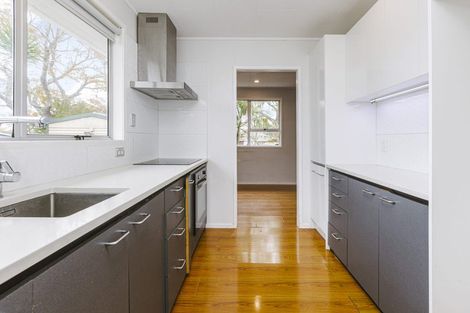 Photo of property in 2/26 Navigator Place, Papatoetoe, Auckland, 2025