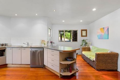 Photo of property in 29 Kate Sheppard Avenue, Torbay, Auckland, 0630