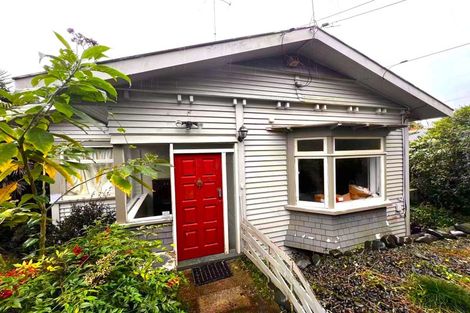 Photo of property in 2 Keystone Avenue, Mount Roskill, Auckland, 1041