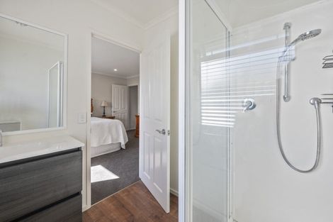 Photo of property in 14 Lakemere Way, Kinloch, Taupo, 3377