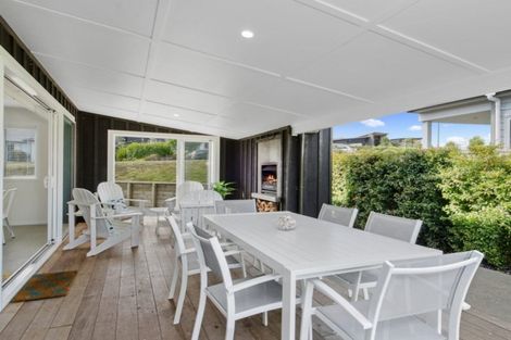 Photo of property in 47 Laly Haddon Place, Matakana, Warkworth, 0985