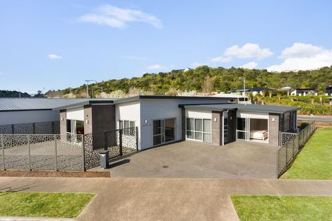 Photo of property in 2 Boulder Lane, Pyes Pa, Tauranga, 3112