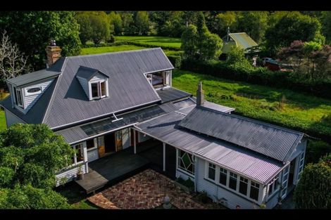 Photo of property in 41 Taupaki Road, Taupaki, Henderson, 0782