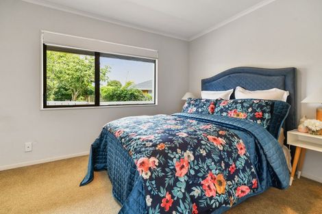 Photo of property in 7 Cumbrian Place, Conifer Grove, Takanini, 2112