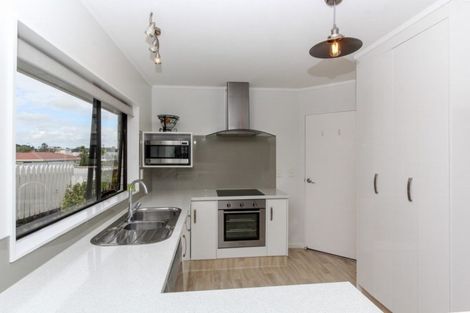 Photo of property in 4 Sandel Rise, Merrilands, New Plymouth, 4312