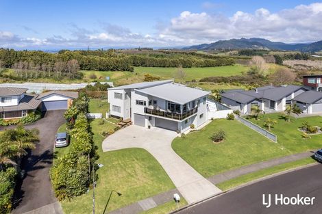 Photo of property in 17 Athenree Heights, Athenree, Waihi Beach, 3177