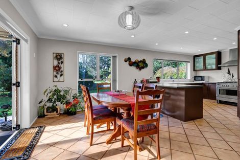 Photo of property in 120 Paraite Road, Paraite, New Plymouth, 4373