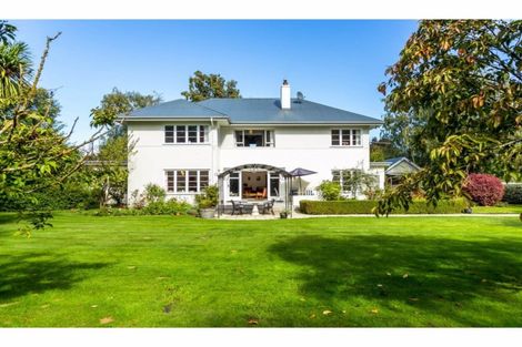 Photo of property in 1 Davison Road, Rotherham, 7379