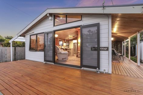 Photo of property in 2/30 Kiwi Esplanade, Mangere Bridge, Auckland, 2022