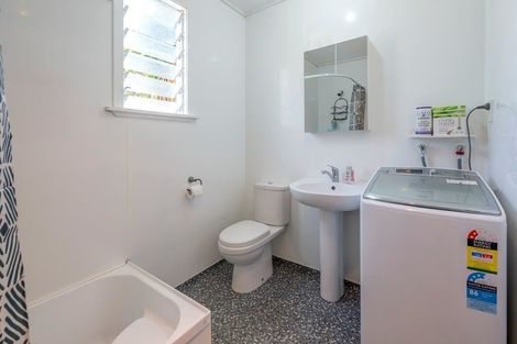 Photo of property in 6 Kaitawa Street, Waikanae Beach, Waikanae, 5036