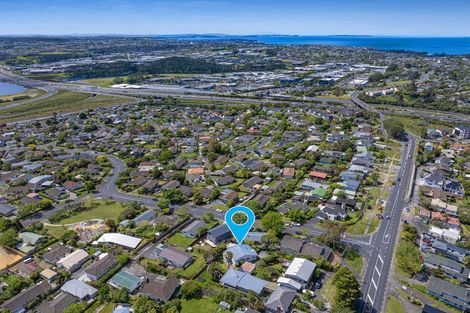 Photo of property in 2/136 Sunset Road, Unsworth Heights, Auckland, 0632