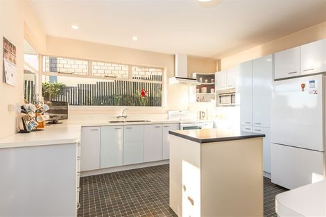 Photo of property in 34 Cannon Hill Crescent, Mount Pleasant, Christchurch, 8081