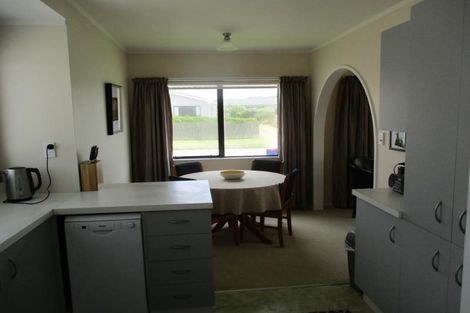 Photo of property in 4 Karaka Street, Otaki Beach, Otaki, 5512