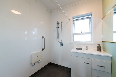 Photo of property in 32 Trinity Crescent, Pirimai, Napier, 4112