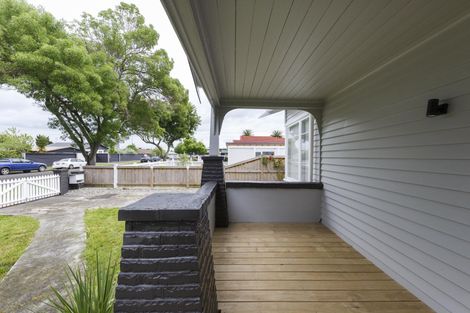 Photo of property in 9 Milverton Avenue, Hokowhitu, Palmerston North, 4410