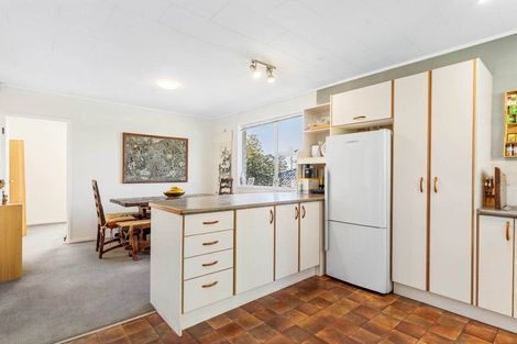 Photo of property in 27 Fitzwater Place, Henderson, Auckland, 0612