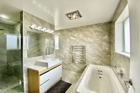 Photo of property in 40 Tinaku Road, Flat Bush, Auckland, 2019