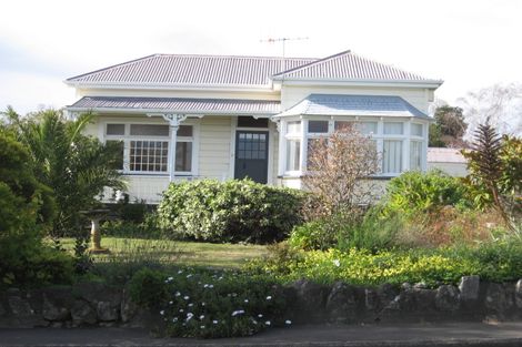 Photo of property in 9 Cobden Crescent, Bluff Hill, Napier, 4110
