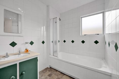 Photo of property in 22 Karaka Street, Inglewood, 4330