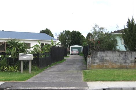 Photo of property in 11a Rewarewa Road, Te Atatu Peninsula, Auckland, 0610