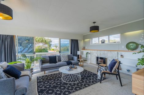 Photo of property in 67 Queens Road, Waikanae Beach, Waikanae, 5036