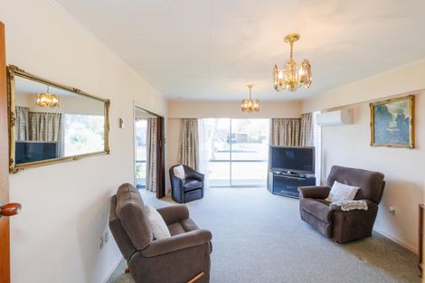 Photo of property in 5 Hollows Crescent, Takaro, Palmerston North, 4412