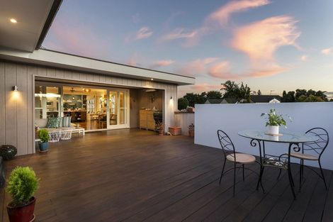 Photo of property in 1/110 Nile Road, Milford, Auckland, 0620