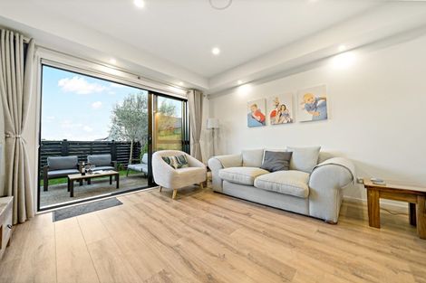 Photo of property in 15 Moki Place, Long Bay, Auckland, 0630