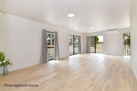 Photo of property in 323 South Head Road, South Head, Helensville, 0874