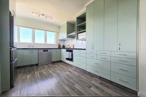 Photo of property in 6 Solway Street, Holmes Hill, Oamaru, 9401