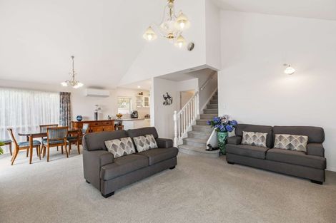 Photo of property in 120 Awaroa Road, Sunnyvale, Auckland, 0612