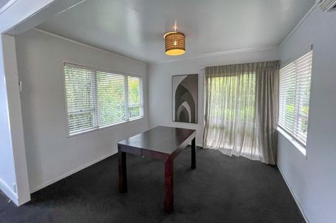 Photo of property in 15 Rerewai Place, Kelston, Auckland, 0602