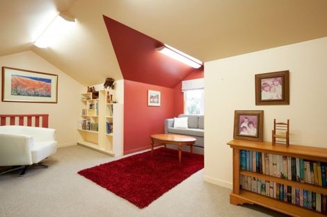 Photo of property in 23 Denholm Road, Hospital Hill, Napier, 4110